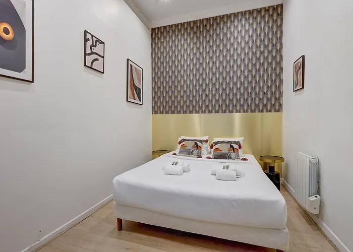 Lumiere Et Prestige - Champs-elysees *